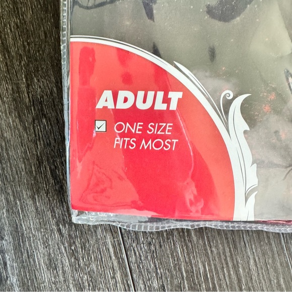 Spirit Halloween Vampire Costume. - Picture 15 of 16